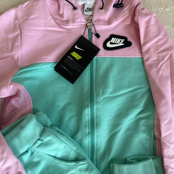 Sports outfits two pieces for girls - Picture 4 of 5